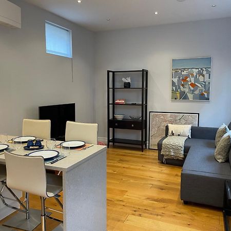Charming & Cosy Town Centre Home With Parking Guildford Exteriör bild