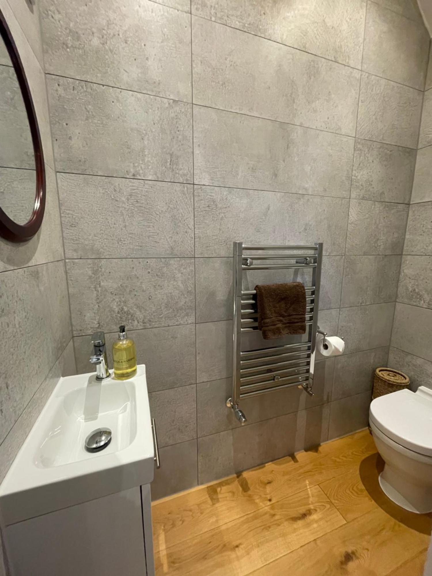 Charming & Cosy Town Centre Home With Parking Guildford Exteriör bild